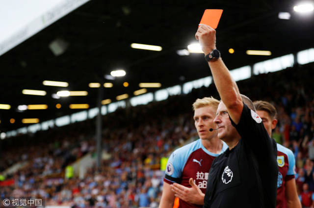 开云新人福利太阳球员公开质疑裁判判罚尺度，引争议，进入.