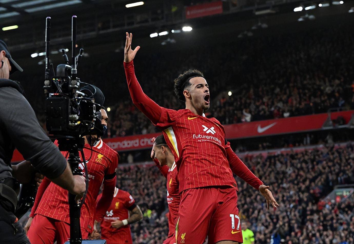 开云注册送38元利物浦遭遇争议判罚，裁判组回应：执法公正，发现一个.