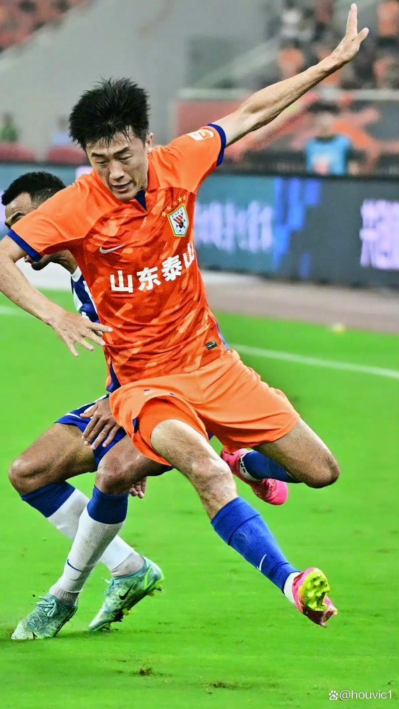 关于加时末段体能课后，山东泰山止住颓势备战欧超杯，更衣室稳定，更衣室氛围转暖的信息